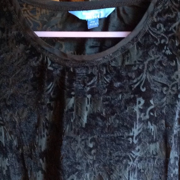 Simply Vera Black "burnt out" velvet lace top - Picture 4 of 4